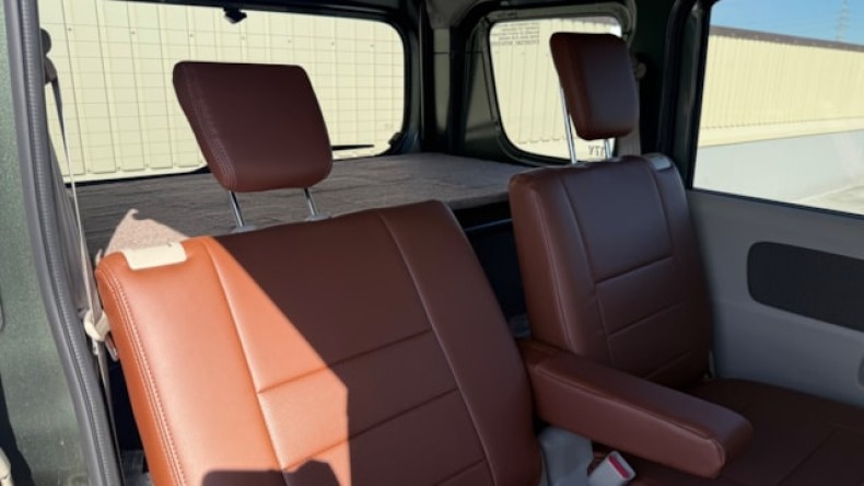 内装後方シート