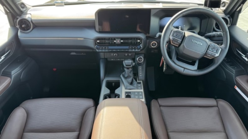 内装インパネ全体