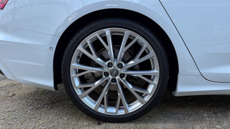 タイヤホイール後