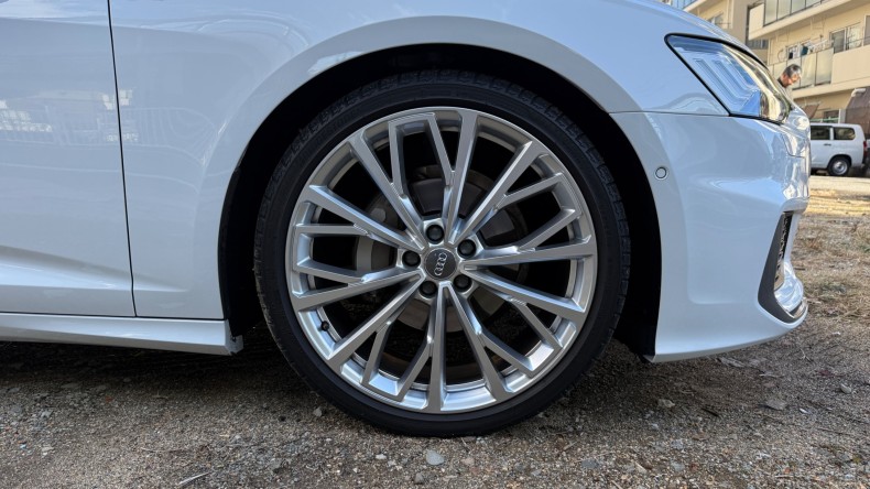 タイヤホイール前