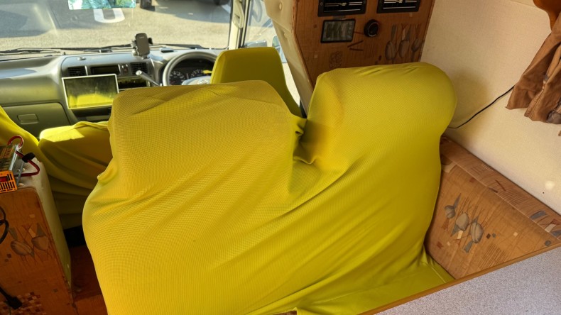 内装後方シート