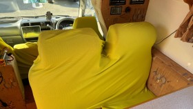 内装後方シート