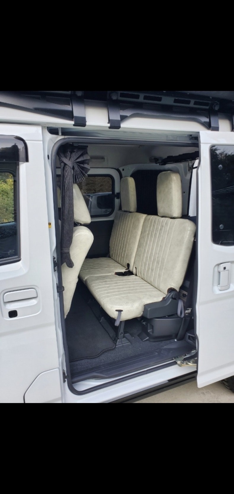 内装後方シート