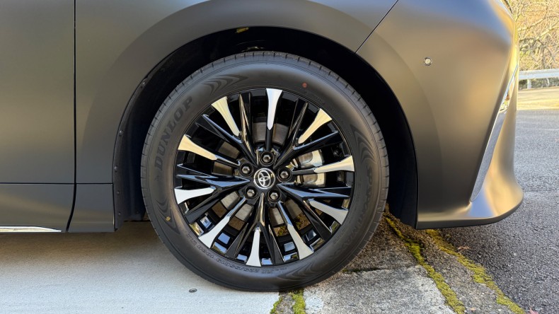 タイヤホイール前