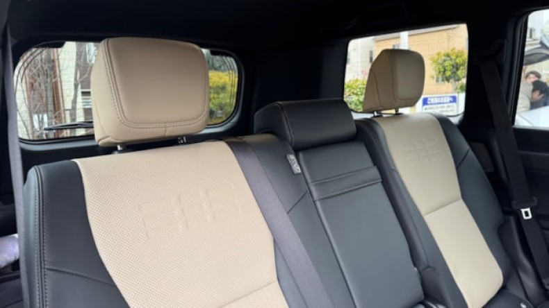 内装後方シート