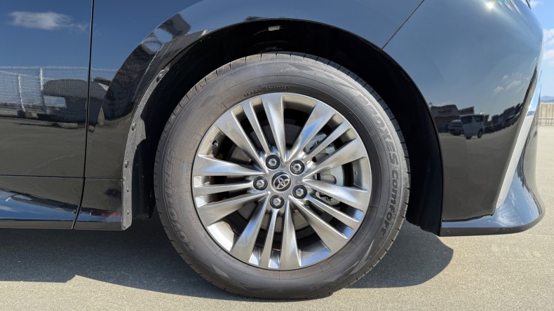 タイヤホイール前