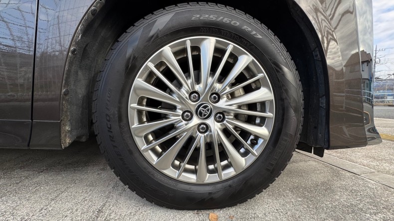 タイヤホイール前