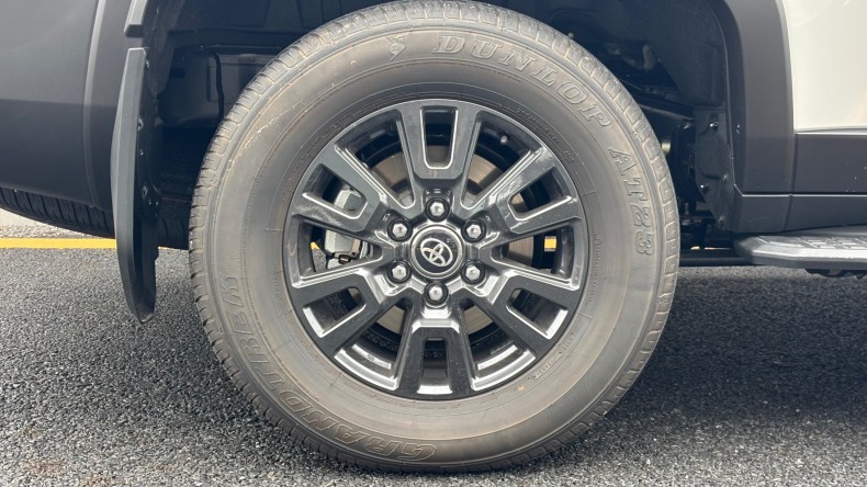 タイヤホイール後