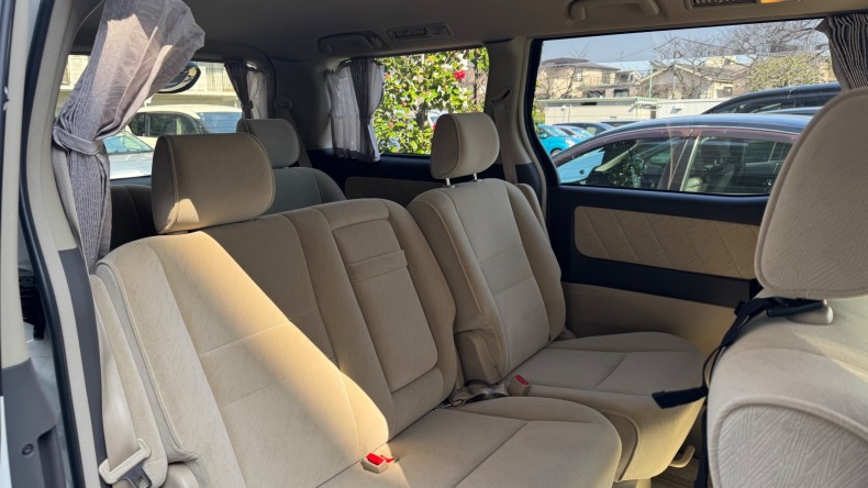 内装後方シート