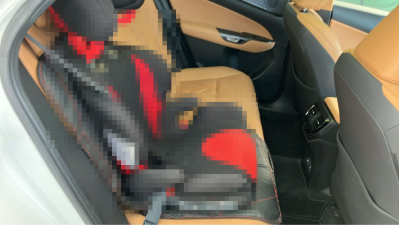 内装後方シート