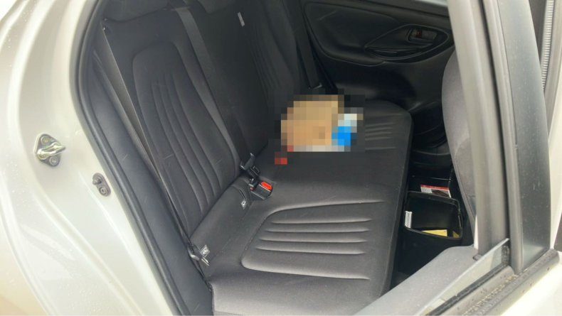 内装後方シート