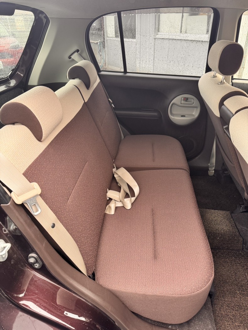 内装後方シート