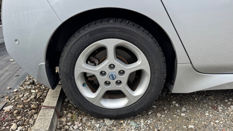 タイヤホイール後