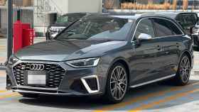 アウディ/Ｓ４アバント-334337