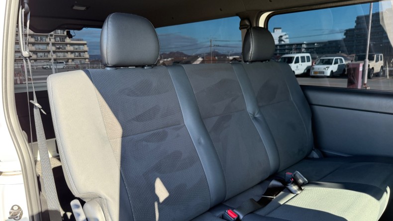 内装後方シート