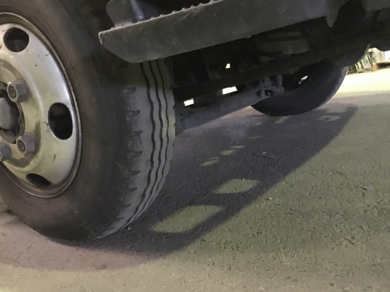 タイヤホイール前