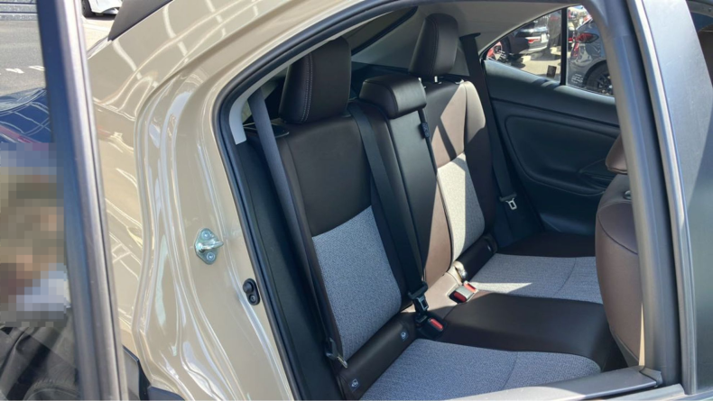 内装後方シート