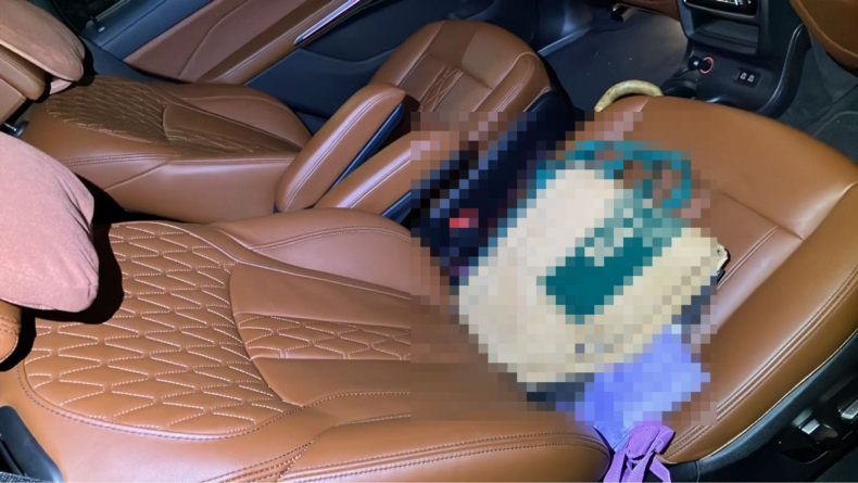 内装後方シート