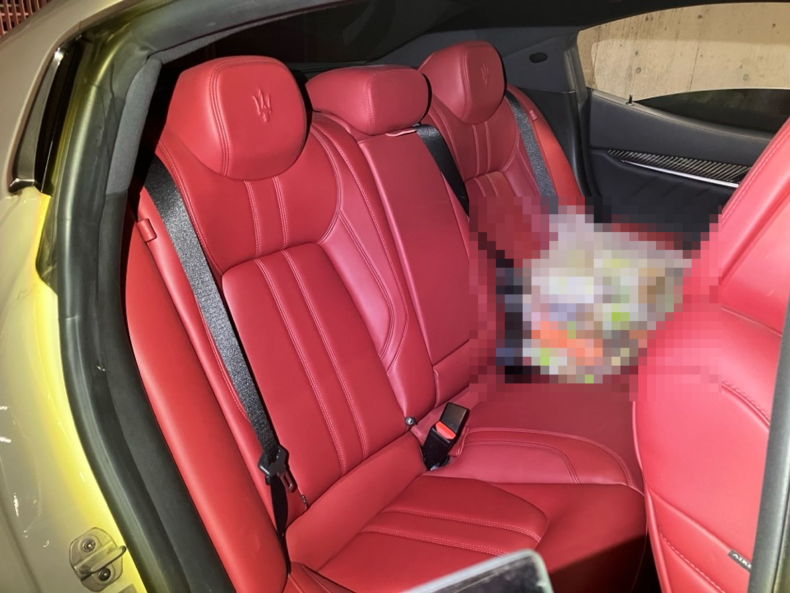 内装後方シート