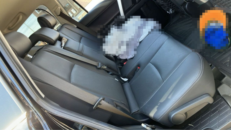 内装後方シート