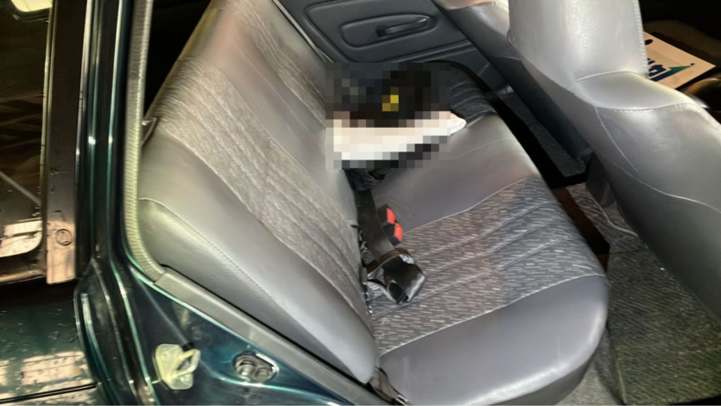 内装後方シート