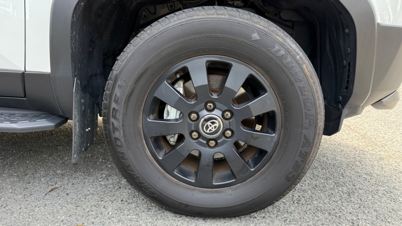 タイヤホイール前