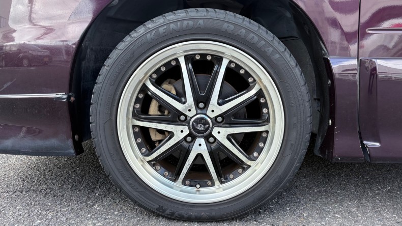 タイヤホイール前