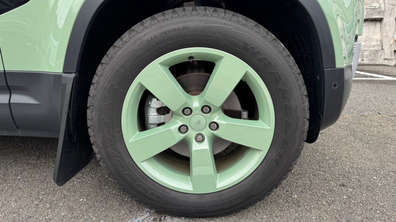 タイヤホイール前