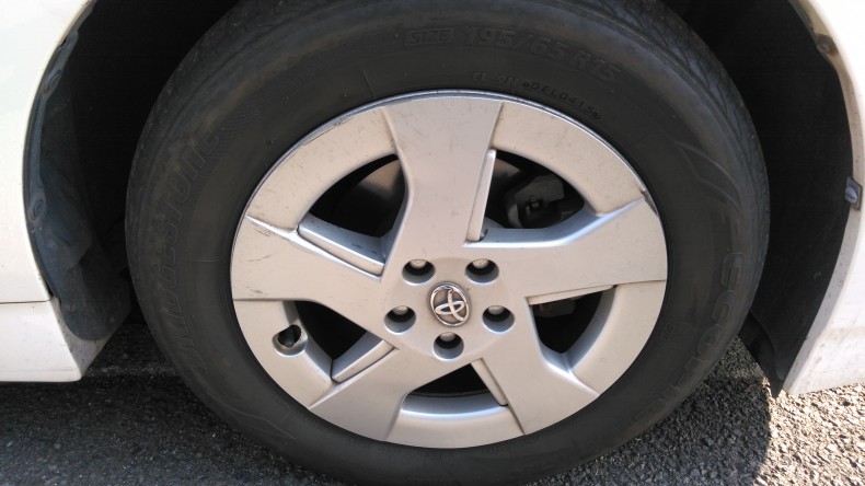 タイヤホイール前