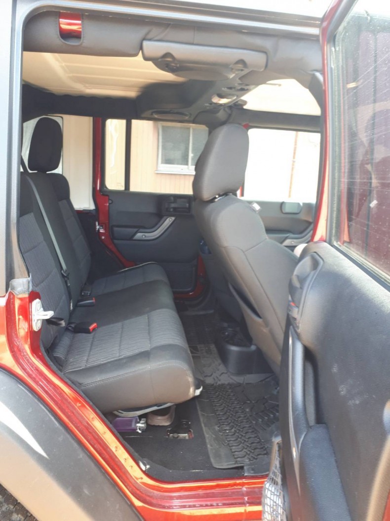 内装後方シート