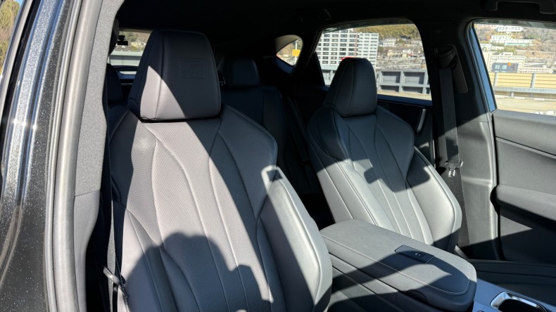 内装前方シート