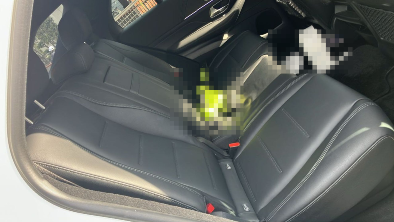 内装後方シート