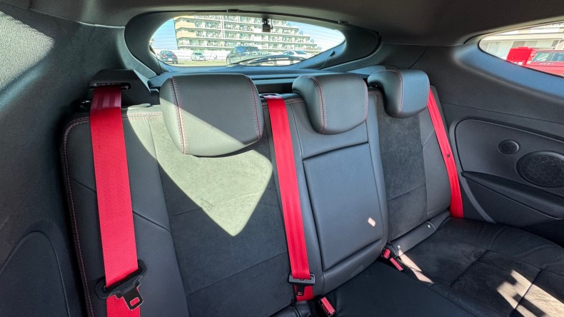 内装後方シート