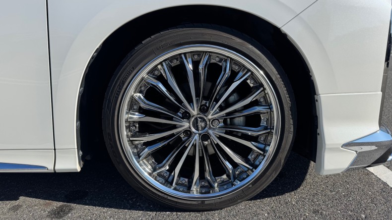 タイヤホイール前