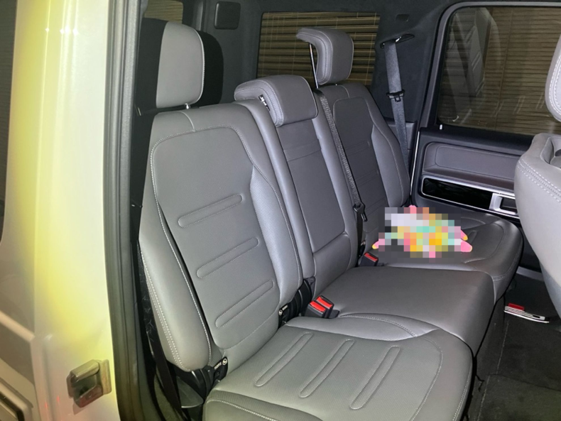 内装後方シート