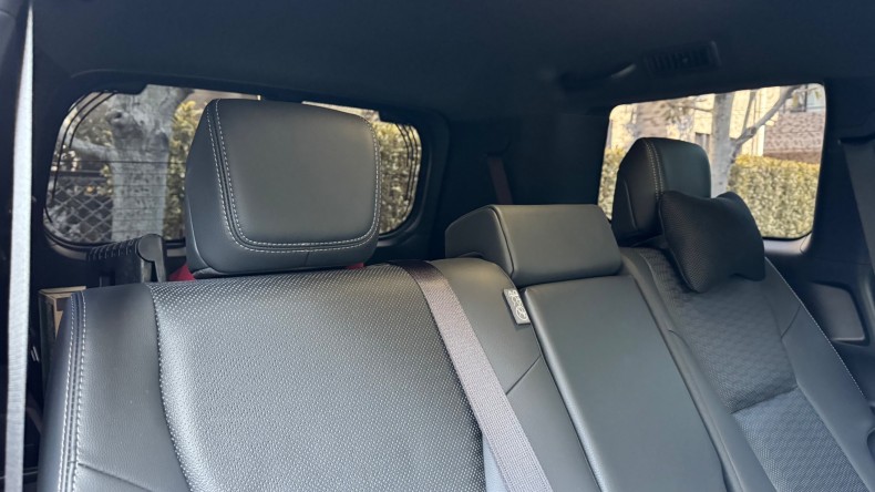 内装後方シート