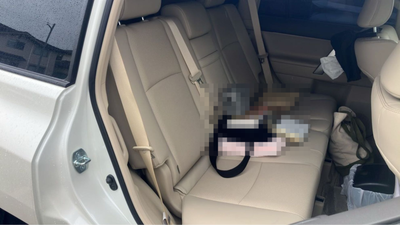 内装後方シート