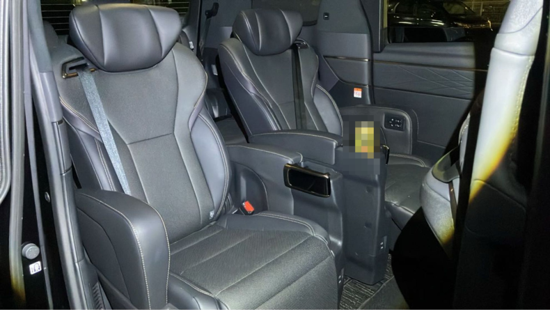 内装後方シート