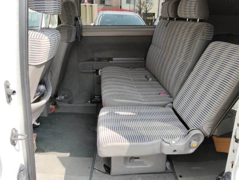 内装後方シート