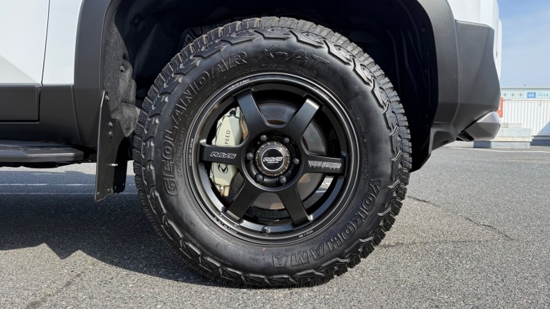 タイヤホイール前