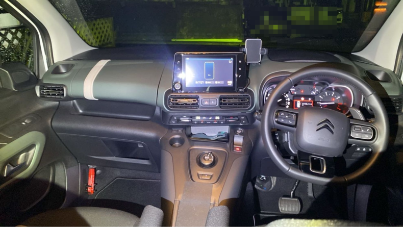 内装インパネ全体