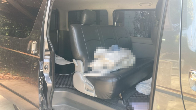 内装後方シート