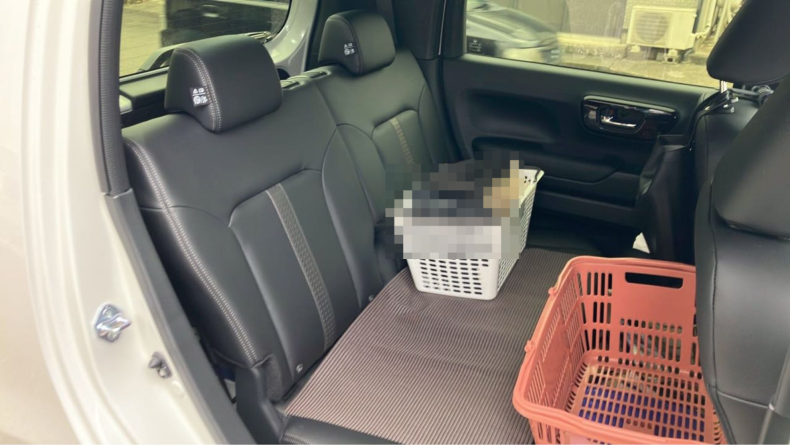 内装後方シート