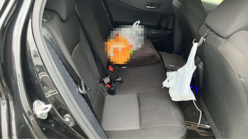 内装後方シート