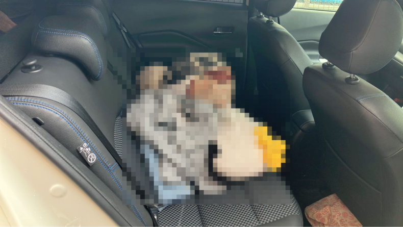 内装後方シート