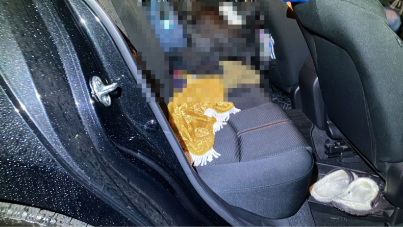 内装後方シート