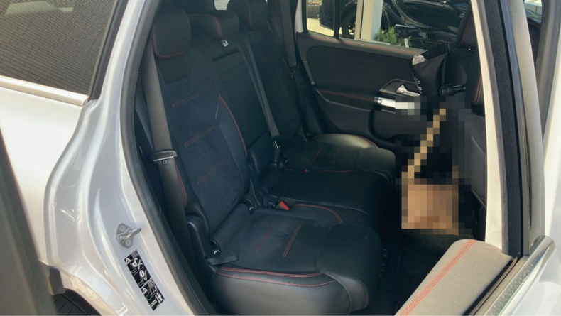 内装後方シート