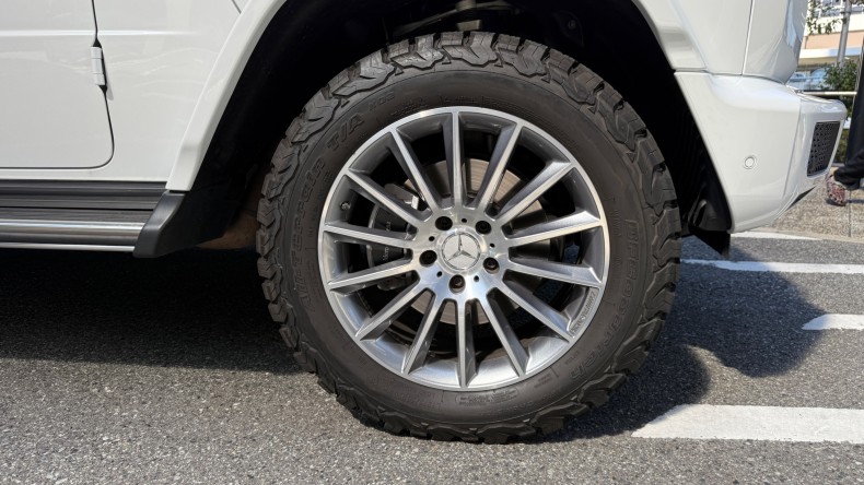 タイヤホイール前