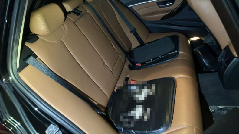 内装後方シート