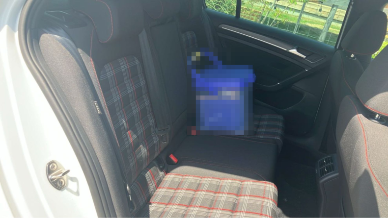 内装後方シート